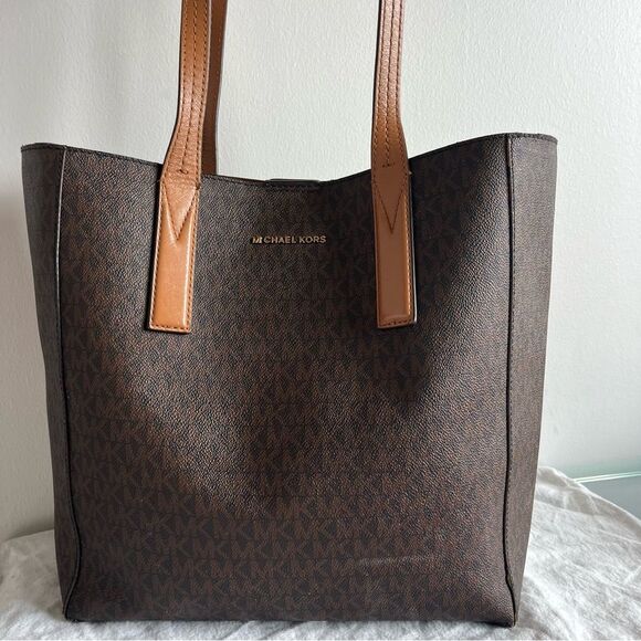 MICHAEL KORS Brown Signature North South Jet Set Voyager Tote laptop Work Bag - Picture 2 of 11